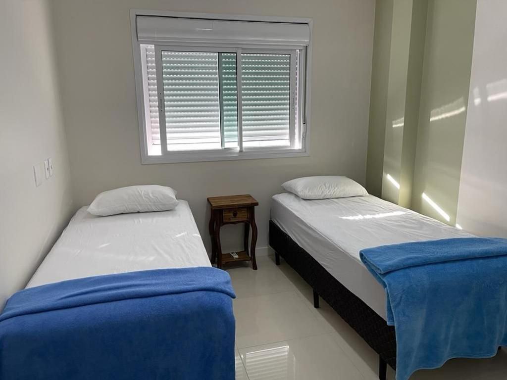 1053 - Praia De Bombinhas Locacao De Temporada - Residencial Egidio Pinheiro Apto 302 B Eksteriør billede